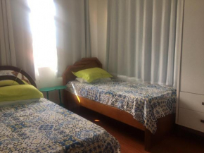 Casa com amplo terreno perto da praia